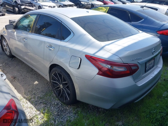 2018 Nissan Altima 2.5 SV with VIN 1N4AL3AP9JC163650, listed as a IAAI auction lot 41801388 with 1 mi miles. Bid and sale history available at carsss.com. Image 3.