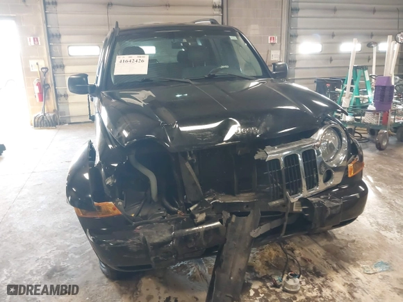 2005 Jeep Liberty Limited with VIN 1J8GL58K05W709307, listed as a IAAI auction lot 41642426 with 81,908 mi miles. Bid and sale history available at carsss.com. Image 13.