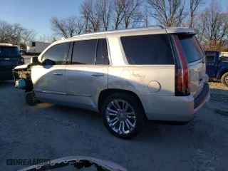 2019 Cadillac Escalade Luxury with VIN 1GYS4BKJ9KR110682, listed as a Copart auction lot 40772834 with 65,152 mi miles. Bid and sale history available at carsss.com. Image 2.