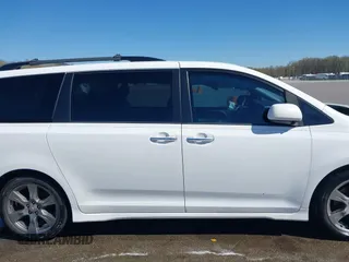 2017 Toyota Sienna SE with VIN 5TDXZ3DC8HS871148, listed as a IAAI auction lot 42035137 with 124,126 mi miles and . Bid and sale history available at DreamBid. Image 13.