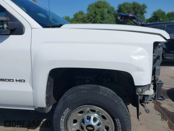 2015 Chevrolet Silverado 3500HD with VIN 1GC2CYEG0FZ534639, listed as a IAAI auction lot 42080526 with 245,795 mi miles and . Bid and sale history available at DreamBid. Image 18.