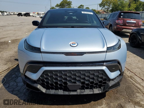2023 Fisker Ocean One z VIN VCF1ZBU28PG006017, wystawiony jako Copart lot #68742314 z przebiegiem 4598 mil mil oraz Szkody całkowita. Historia ofert i sprzedaży dostępna na DreamBid. Obrazek 5.