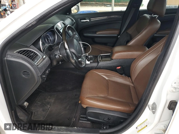 2018 Chrysler 300 Limited z VIN 2C3CCAEG7JH314035, wystawiony jako Copart lot #56311455 z przebiegiem 130 490 mil mil oraz Szkoda całkowita • Salvage title. Historia ofert i sprzedaży dostępna na DreamBid. Obrazek 7.