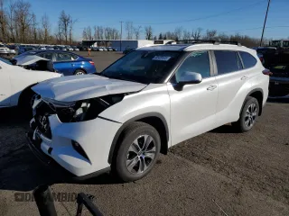 2024 Toyota Highlander LE z VIN 5TDKDRBH9RS541983, wystawiony jako Copart lot #42429125 z przebiegiem 17 534 mil mil oraz Szkoda całkowita • Salvage title. Historia ofert i sprzedaży dostępna na DreamBid. Obrazek 1.