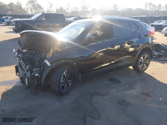 2020 Nissan Kicks SV with VIN 3N1CP5CVXLL568571, listed as a IAAI auction lot 41633488 with 70,110 mi miles. Bid and sale history available at carsss.com. Image 17.