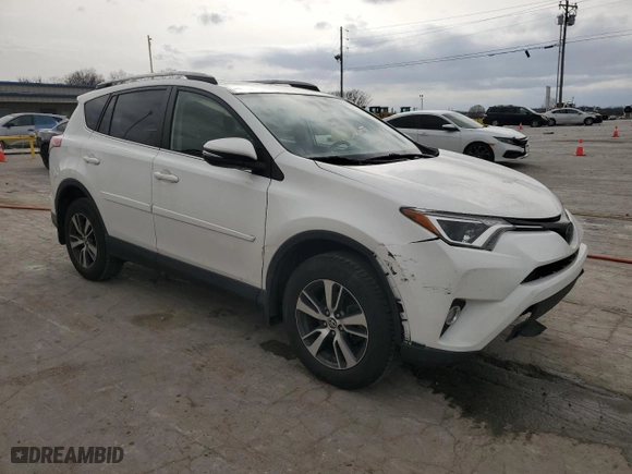 2018 Toyota RAV4 XLE with VIN JTMRFREV0JJ743512, listed as a Copart auction lot 49662025 with 61,849 mi miles and Salvage Title. Bid and sale history available at carsss.com. Image 4.