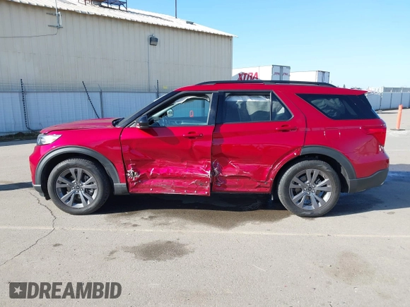 2022 Ford Explorer XLT с VIN 1FMSK7DH0NGB40877, выставлен на аукционе IAAI как лот 41947002 с пробегом 14 727 миль миль и . История ставок и продаж доступна на DreamBid. Изображение 14.