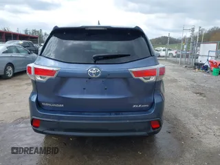 2015 Toyota Highlander XLE z VIN 5TDJKRFH5FS080160, wystawiony jako IAAI lot #42037799 z przebiegiem 135 694 mil mil oraz . Historia ofert i sprzedaży dostępna na DreamBid. Obrazek 16.