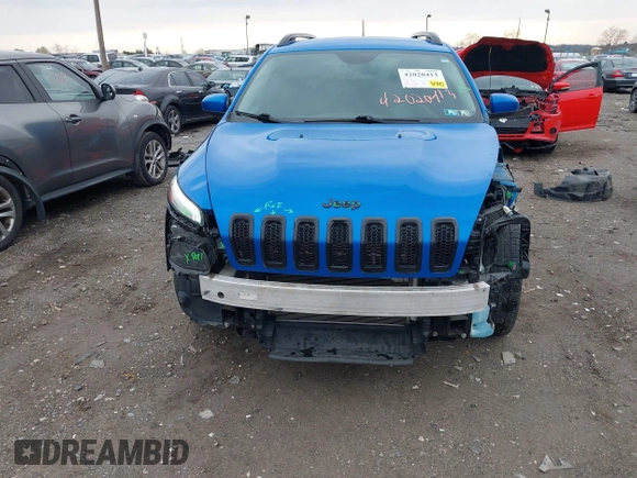 2018 Jeep Cherokee Latitude Tech Connect z VIN 1C4PJLCB0JD595520, wystawiony jako IAAI lot #42020413 z przebiegiem 79 910 mil mil oraz . Historia ofert i sprzedaży dostępna na DreamBid. Obrazek 6.