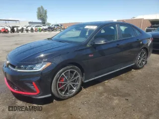 2025 Volkswagen Jetta GLI Autobahn z VIN 3VW2T7BU2SM067561, wystawiony jako Copart lot #56225025 z przebiegiem 2246 mil mil oraz Tytuł czysty. Historia ofert i sprzedaży dostępna na DreamBid. Obrazek 1.