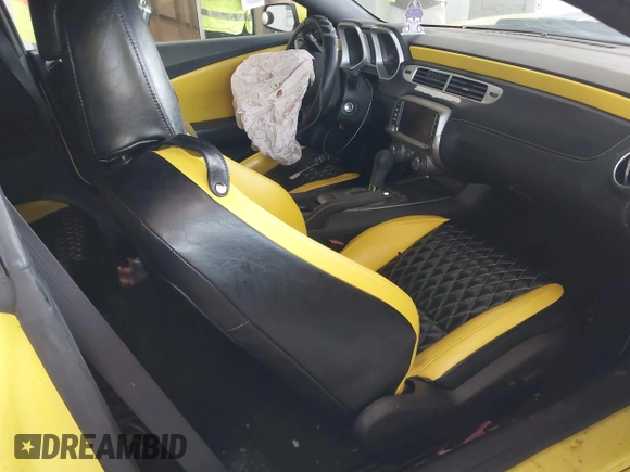 2014 Chevrolet Camaro LT z VIN 2G1FB1E39E9178251, wystawiony jako IAAI lot #42364608 z przebiegiem 161 435 mil mil oraz . Historia ofert i sprzedaży dostępna na DreamBid. Obrazek 5.