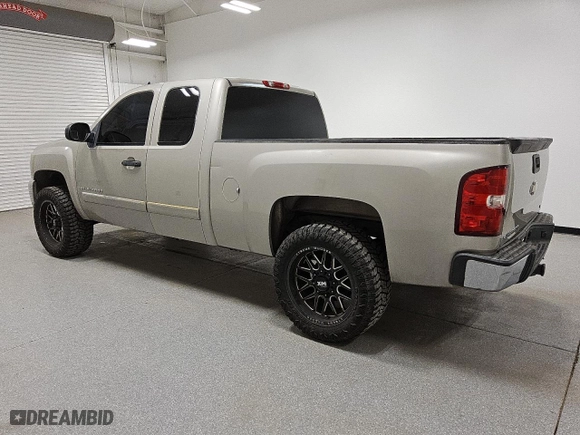 2008 Chevrolet Silverado 1500 LT w/1LT with VIN 1GCEC19C98Z144461, listed as a Copart auction lot 49712865 with 242,412 mi miles and Clean Title. Bid and sale history available at carsss.com. Image 2.