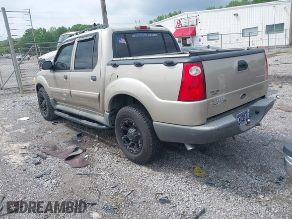 2004 Ford Explorer Sport Trac XLS z VIN 1FMZU67K04UA43558, wystawiony jako IAAI lot #42124644 z przebiegiem 270 550 mil mil oraz . Historia ofert i sprzedaży dostępna na DreamBid. Obrazek 3.