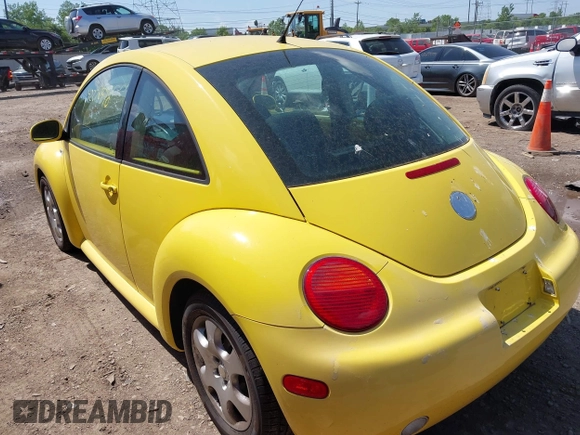 2002 Volkswagen Beetle GLS z VIN 3VWCK21CX2M450876, wystawiony jako IAAI lot #42278970 z przebiegiem 97 590 mil mil oraz . Historia ofert i sprzedaży dostępna na DreamBid. Obrazek 3.