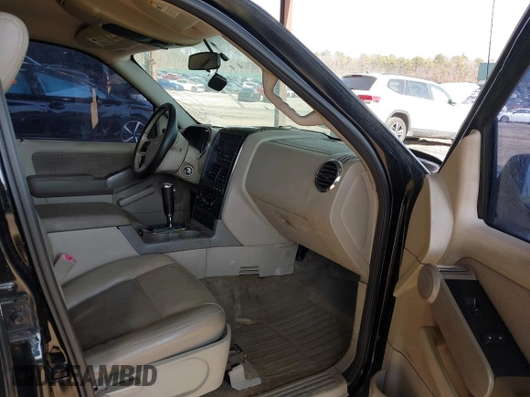 2006 Ford Explorer XLT with VIN 1FMEU73846UB53904, listed as a IAAI auction lot 41644809 with 132,986 mi miles. Bid and sale history available at carsss.com. Image 5.