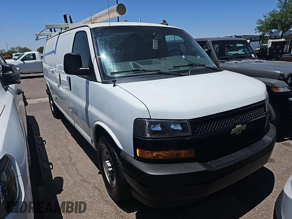 2018 Chevrolet Express Cargo with VIN 1GCWGBFG9J1180581, listed as a IAAI auction lot 42613465 with 109,468 mi miles and . Bid and sale history available at DreamBid. Image 3.