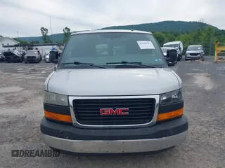 2011 GMC Savana 1LT z VIN 1GKS8CF45B1104871, wystawiony jako IAAI lot #42340741 z przebiegiem 176 000 mil mil oraz . Historia ofert i sprzedaży dostępna na DreamBid. Obrazek 12.