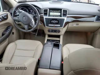 2015 Mercedes-Benz M 350 z VIN 4JGDA5HB5FA519979, wystawiony jako Copart lot #56627385 z przebiegiem 114 768 mil mil oraz Szkody całkowita. Historia ofert i sprzedaży dostępna na DreamBid. Obrazek 8.