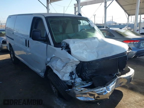 2020 Chevrolet Express Cargo z VIN 1GCWGAFP0L1242088, wystawiony jako IAAI lot #42145895 z przebiegiem Nie podano mil oraz . Historia ofert i sprzedaży dostępna na DreamBid. Obrazek 1.