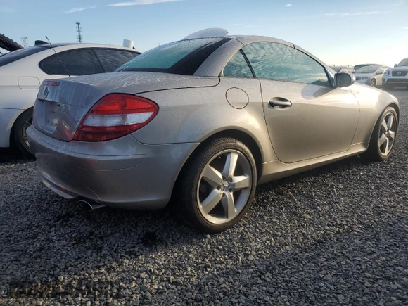 2005 Mercedes-Benz SLK 230/320 with VIN WDBWK56F75F028152, listed as a Copart auction lot 78779524 with Not Provided miles and Salvage Title. Bid and sale history available at DreamBid. Image 3.