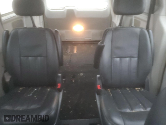 2010 Chrysler Town & Country Touring Plus z VIN 2A4RR8DX2AR374940, wystawiony jako Copart lot #43761765 z przebiegiem 191 572 mil mil oraz Szkoda całkowita • Salvage title. Historia ofert i sprzedaży dostępna na DreamBid. Obrazek 10.