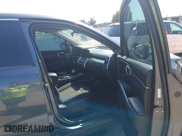 2022 Kia Sorento LX with VIN 5XYRG4LC8NG115947, listed as a IAAI auction lot 42459508 with 49,592 mi miles and . Bid and sale history available at DreamBid. Image 5.
