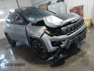 2019 Jeep Compass Trailhawk with VIN 3C4NJDDB9KT765459, listed as a IAAI auction lot 41319891 with 83,860 mi miles and . Bid and sale history available at carsss.com. Image 1.