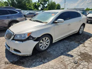 2013 Buick LaCrosse Leather z VIN 1G4GC5ERXDF266859, wystawiony jako Copart lot #63530905 z przebiegiem 217 872 mil mil oraz Czysty tytuł • Clean title. Historia ofert i sprzedaży dostępna na DreamBid. Obrazek 1.