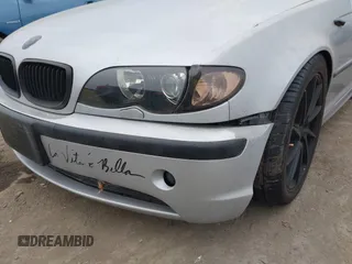 2003 BMW 3 Series 325i with VIN WBAAZ33403PH31680, listed as a IAAI auction lot 41726073 with 214,623 mi miles. Bid and sale history available at carsss.com. Image 6.