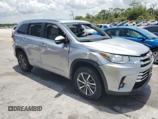 2017 Toyota Highlander XLE with VIN 5TDKZRFH9HS517726, listed as a Copart auction lot 62833065 with 22,762 mi miles and Salvage title. Bid and sale history available at DreamBid. Image 4.