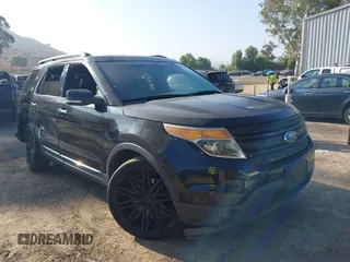 2014 Ford Explorer XLT z VIN 1FM5K7D83EGA90666, wystawiony jako IAAI lot #40225705 z przebiegiem 142 619 mil mil oraz . Historia ofert i sprzedaży dostępna na DreamBid. Obrazek 1.