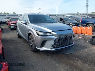 2024 Lexus RX 350 z VIN 2T2BAMBA4RC050076, wystawiony jako IAAI lot #42056995 z przebiegiem 3923 mil mil oraz . Historia ofert i sprzedaży dostępna na DreamBid. Obrazek 1.