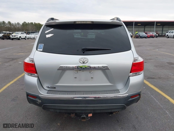 2013 Toyota Highlander with VIN 5TDZK3EH0DS111944, listed as a IAAI auction lot 41399844 with 54,696 mi miles. Bid and sale history available at carsss.com. Image 17.