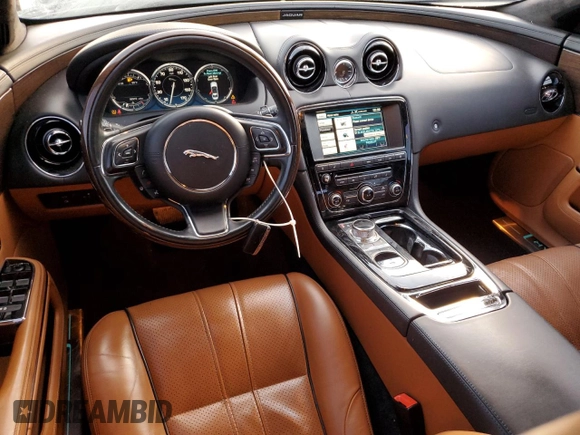 2015 Jaguar XJ with VIN SAJWA2GT2FMV90837, listed as a Copart auction lot 71126294 with 92,973 mi miles and Clean Title. Bid and sale history available at DreamBid. Image 8.
