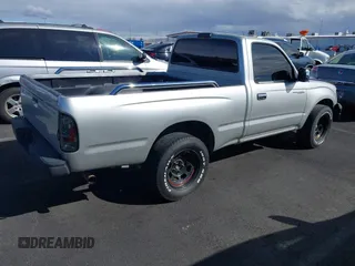 2001 Toyota Tacoma z VIN 5TENL42N81Z813696, wystawiony jako IAAI lot #41799036 z przebiegiem 317 479 mil mil oraz . Historia ofert i sprzedaży dostępna na DreamBid. Obrazek 4.