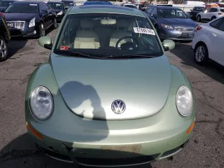 2006 Volkswagen New Beetle Coupe with VIN 3VWRG31C16M412735, listed as a Copart auction lot 87886145 with 107,646 mi miles and Salvage Title. Bid and sale history available at carsss.com. Image 5.