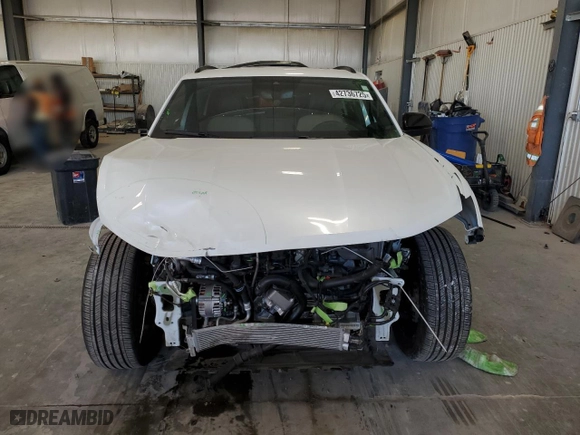 2023 Volkswagen Atlas Cross Sport 3.6L V6 SEL with VIN 1V2SE2CA3PC226034, listed as a Copart auction lot 42736725 with 9,308 mi miles and Salvage Title. Bid and sale history available at carsss.com. Image 5.