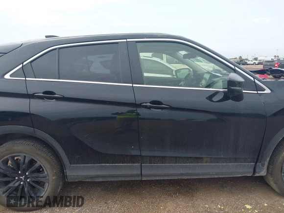 2024 Mitsubishi Eclipse Cross LE z VIN JA4ATVAA3RZ073348, wystawiony jako IAAI lot #42390003 z przebiegiem 14 771 mil mil oraz . Historia ofert i sprzedaży dostępna na DreamBid. Obrazek 13.