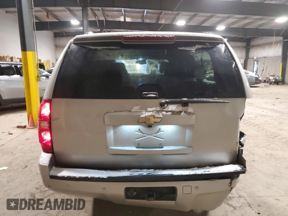 2008 Chevrolet Suburban LT w/3LT with VIN 3GNFK16378G134191, listed as a Copart auction lot 41344985 with 186,474 mi miles and Salvage Title. Bid and sale history available at carsss.com. Image 6.