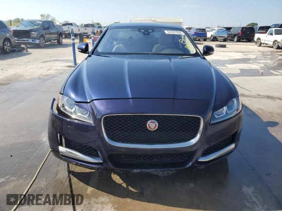 2016 Jaguar XF 35t Premium z VIN SAJBD4BV9GCY24246, wystawiony jako Copart lot #64367854 z przebiegiem 57 253 mil mil oraz Czysty tytuł • Clean title. Historia ofert i sprzedaży dostępna na DreamBid. Obrazek 5.
