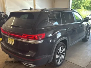 2024 Volkswagen Atlas SE with VIN 1V2HR2CA2RC553977, listed as a IAAI auction lot 42731405 with 24,692 mi miles and . Bid and sale history available at DreamBid. Image 1.