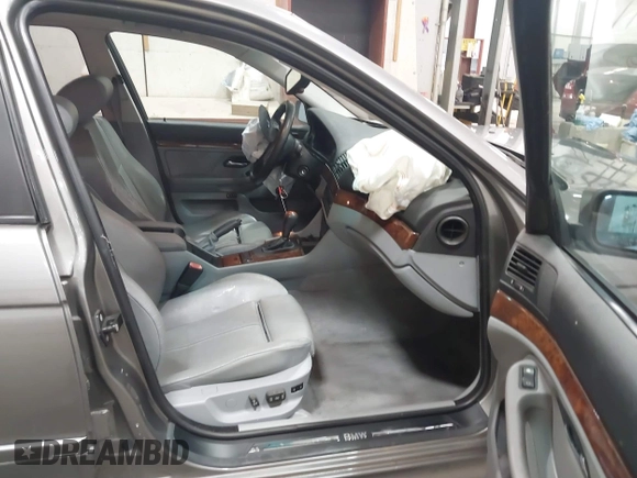 2003 BMW 5 Series 530iA with VIN WBADT63433CK45644, listed as a IAAI auction lot 41850399 with 178,600 mi miles. Bid and sale history available at carsss.com. Image 5.