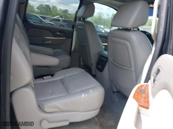 2007 Chevrolet Suburban LTZ with VIN 3GNFK16317G103307, listed as a IAAI auction lot 41950049 with 1 mi miles. Bid and sale history available at carsss.com. Image 8.