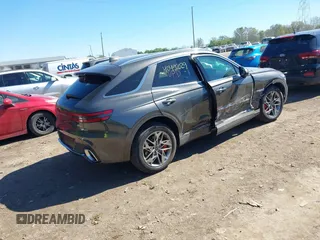 2025 Genesis GV70 2.5T z VIN KMUMADTB3SU178075, wystawiony jako IAAI lot #40492029 z przebiegiem 4 399 mil mil oraz . Historia ofert i sprzedaży dostępna na DreamBid. Obrazek 4.