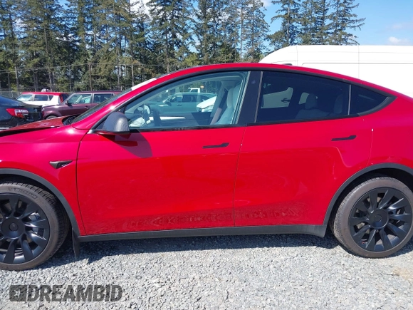 2022 Tesla Model Y Long Range with VIN 7SAYGDEE7NF549278, listed as a IAAI auction lot 42072801 with 39,374 mi miles and . Bid and sale history available at carsss.com. Image 15.
