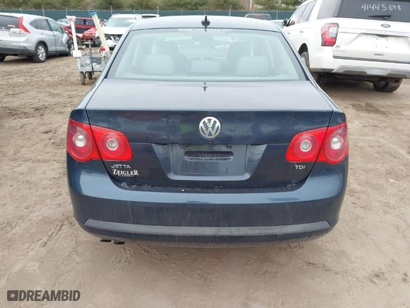 2006 Volkswagen Jetta Sedan 1.9L TDI with VIN 3VWST71K56M032034, listed as a IAAI auction lot 41498486 with 137,573 mi miles. Bid and sale history available at carsss.com. Image 16.