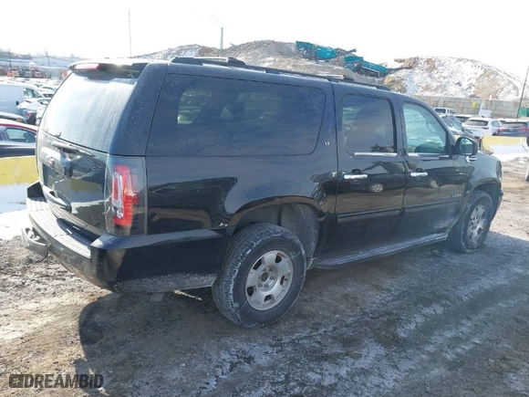2014 Chevrolet Suburban LT with VIN 1GNSKJE75ER214054, listed as a IAAI auction lot 41426895 with 301,554 mi miles. Bid and sale history available at carsss.com. Image 4.