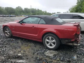 2008 Ford Mustang GT Deluxe z VIN 1ZVHT85HX85152340, wystawiony jako Copart lot #57599865 z przebiegiem 103 797 mil mil oraz Szkoda całkowita • Salvage title. Historia ofert i sprzedaży dostępna na DreamBid. Obrazek 2.