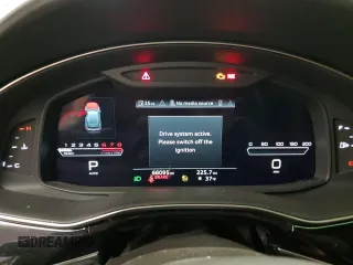 2021 Audi RS Q8 z VIN WU1ARBF1XMD020277, wystawiony jako Copart lot #43690355 z przebiegiem 66 095 mil mil oraz Szkoda całkowita • Salvage title. Historia ofert i sprzedaży dostępna na DreamBid. Obrazek 9.