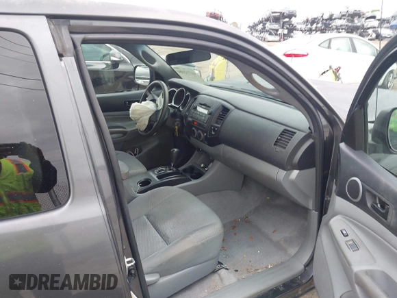2010 Toyota Tacoma z VIN 5TETX4CN2AZ694540, wystawiony jako IAAI lot #41732184 z przebiegiem 163 956 mil mil oraz . Historia ofert i sprzedaży dostępna na DreamBid. Obrazek 5.